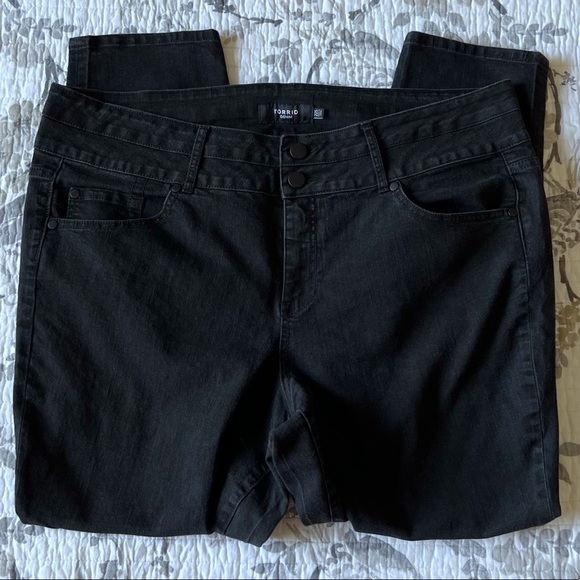 Torrid Denim Plus Size High Rise Skinny Jeans in Black • 22S - Picture 5 of 8